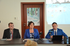 od lewej strony: Krystian Tomczyk, Renata Butryn, Dariusz Przytuła