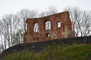 Ruiny kościoła w Trzęsaczu