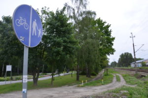 Planowana ścieżka rowerowa wzdłuż torów jeszcze w 2014 roku.